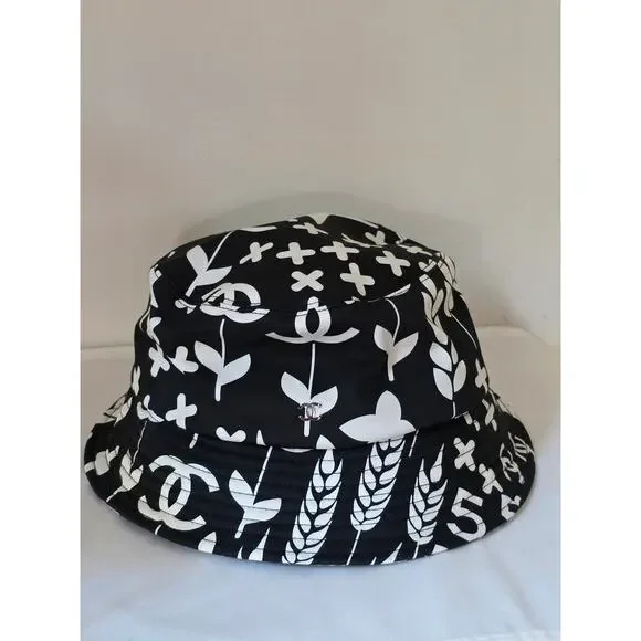 Chanel Black Interlocking CC Printed bucket hat M sz